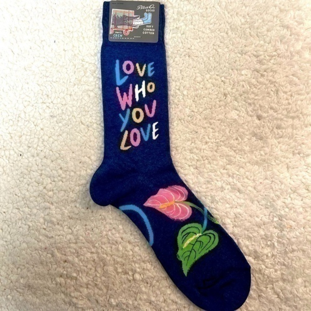 Blue Q “Love Who You Love” Men’s Crew Socks